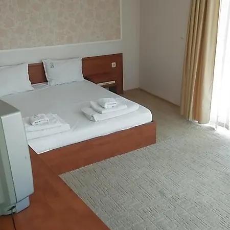 54 Ryor Apartment