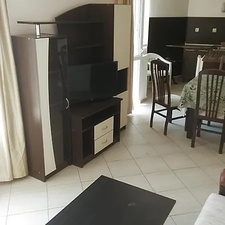 54 Ryor Apartment